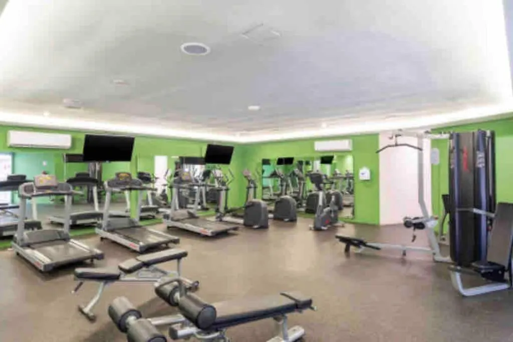 Ideally Located Studio Steps From The 5Th Avenue Playa del Carmen Apartment
