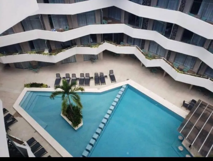 Ideally Located Studio Steps From The 5Th Avenue Playa del Carmen Apartment