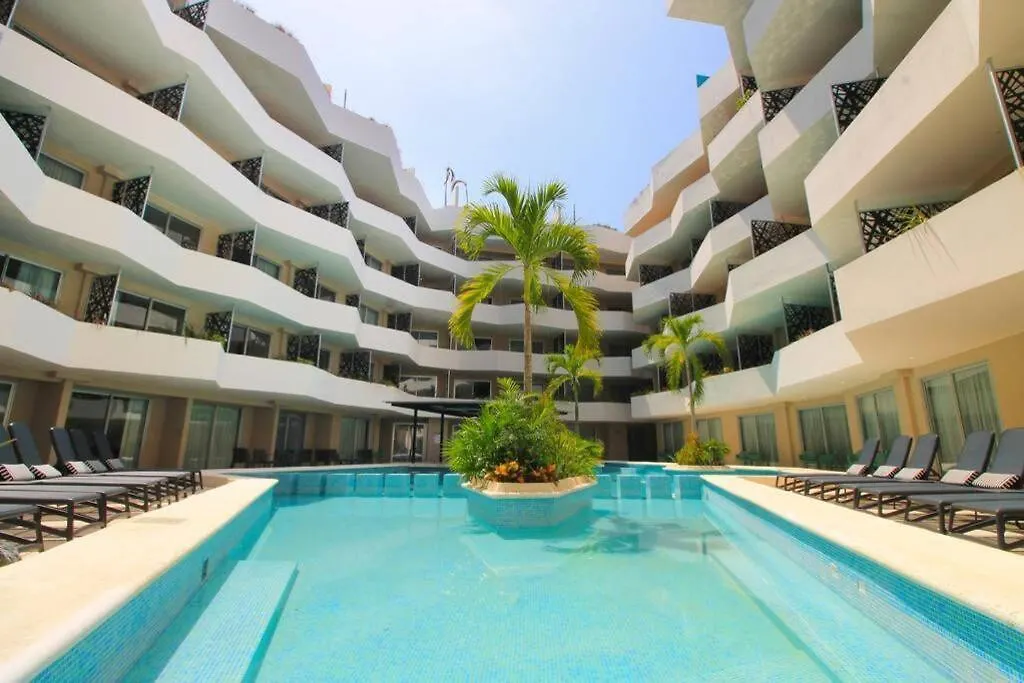 Ideally Located Studio Steps From The 5Th Avenue Playa del Carmen Apartment